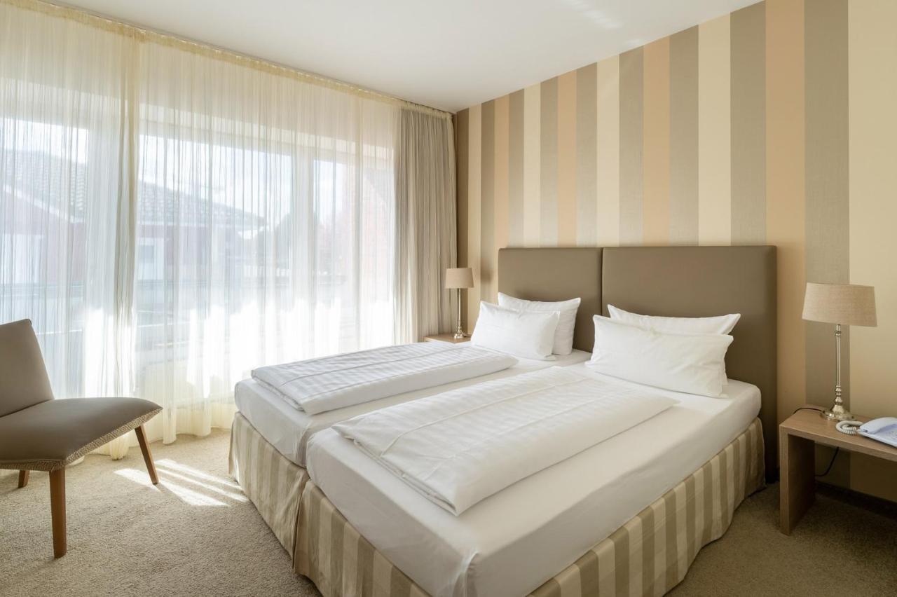 Hotel Am Schlosspark Garni Χούζουμ Εξωτερικό φωτογραφία