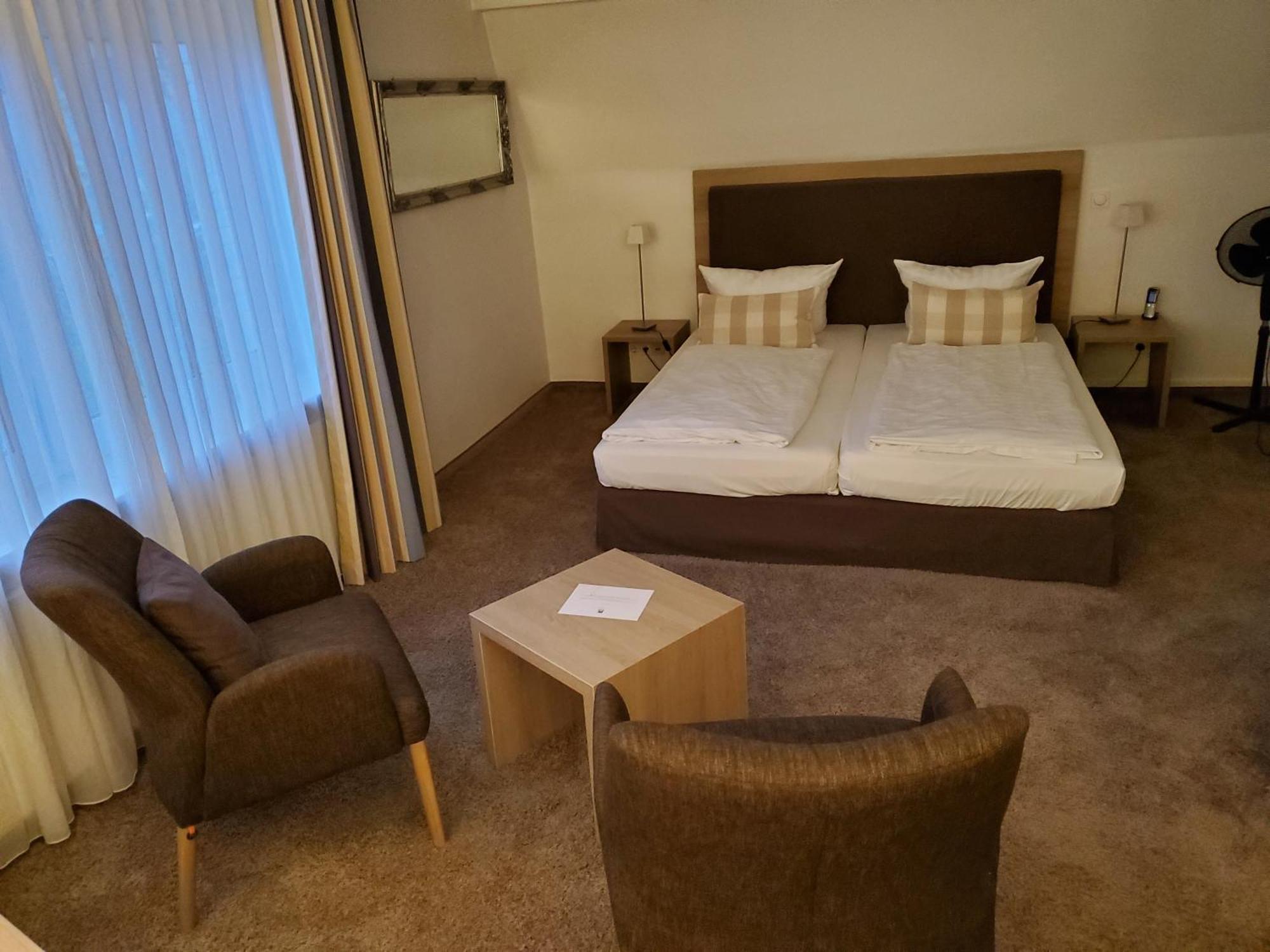 Hotel Am Schlosspark Garni Χούζουμ Εξωτερικό φωτογραφία
