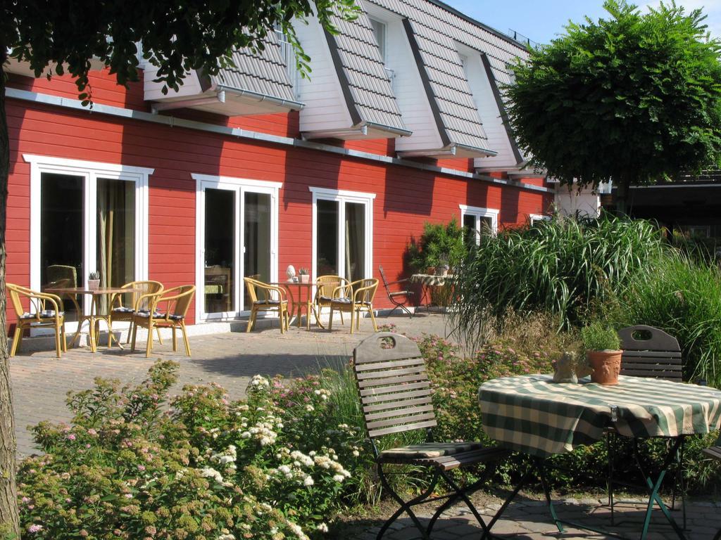 Hotel Am Schlosspark Garni Χούζουμ Εξωτερικό φωτογραφία